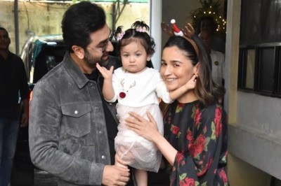 کرسمس کی خوشی میں عالیہ اور رنبیر کی بیٹی کا چہرہ پہلی بار منظر عام پر