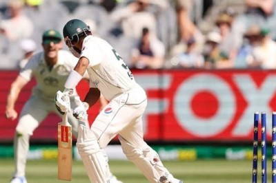 پاک آسٹریلیا ٹیسٹ میچ کا دوسرا روز، بابر اعظم ایک بار پھر ناکام