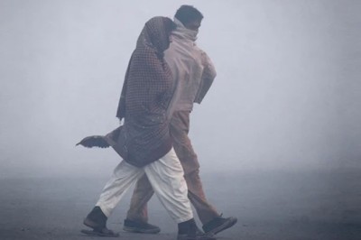 شدید سردی میں اسکول کھولنے کا خوفناک نتیجہ، دو اساتذہ ٹھنڈ برداشت نہ کرسکے