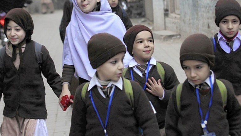 سردی کے باعث اسکولوں کے اوقات کار ایک بار پھر تبدیل، کلاسسز 9 بجے سے ہوں گی
