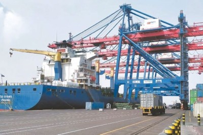 پاکستانی انجینئر کی تنخواہ ادا نہ کرنے پر غیر ملکی جہاز کو کراچی میں روک لیا گیا