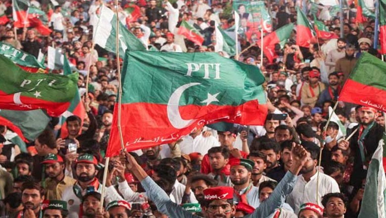 پی ٹی آئی کارکنان کا موجودہ قیادت پر ٹکٹ کروڑوں روپے میں فروخت کرنے کا الزام