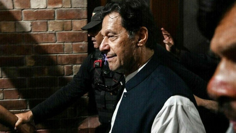 این اے 122 سے عمران خان کے کاغذات مسترد، قانونی ٹیم نے بڑا اعلان کردیا