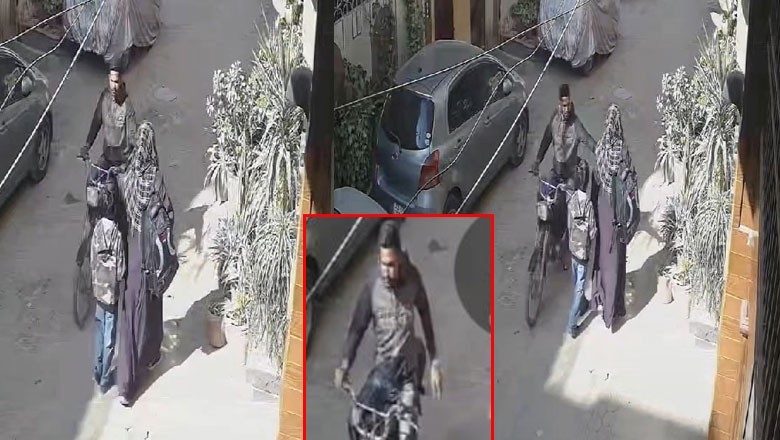 کراچی ، موٹرسائیکل سوار جنسی درندے کی خاتون سے غیراخلاقی حرکت کی ویڈیو وائرل