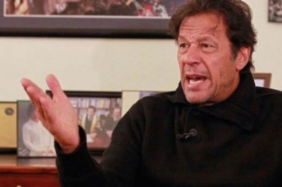 عمران خان پی ٹی آئی ٹکٹوں سے لاعلم نکلے، جیل میں دوران گفتگو انکشاف