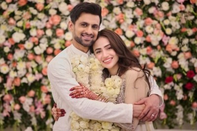 مجھے آپ پر فخر ہے، ثنا جاوید کا شعیب ملک کیلیے پیغام