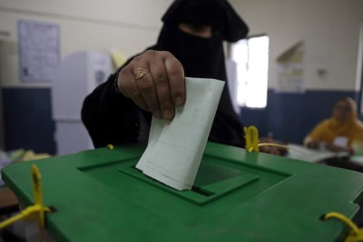 امیدوار کے انتقال کے باوجود دو حلقوں میں انتخابات کروانے کا اعلان