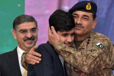 آرمی چیف کا یوتھ کنونشن سے خطاب، سیاسی استحکام، سوشل میڈیا پروپیگنڈے کا تذکرہ