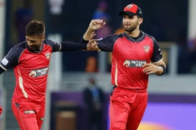 شاہین آفریدی اور محمد عامر کی شاندار بولنگ