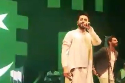 پاکستانی نغمہ گانے کی 7 سال پرانی ویڈیو پر آیوشمان کو ملک بدر کرنے کا مطالبہ