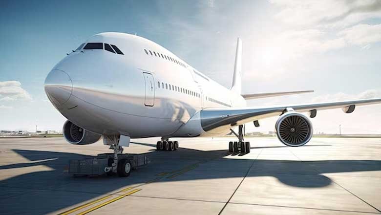 ایئرپورٹ کے رن وے پر کام کرنے والا ملازم جہاز کے نیچے آکر جاں بحق