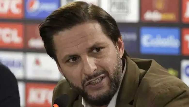 فیصلہ سازوں سے ہاتھ جوڑ کر اپیل ہے وہ ملک کو اس کیفیت سے نکالیں، آفریدی