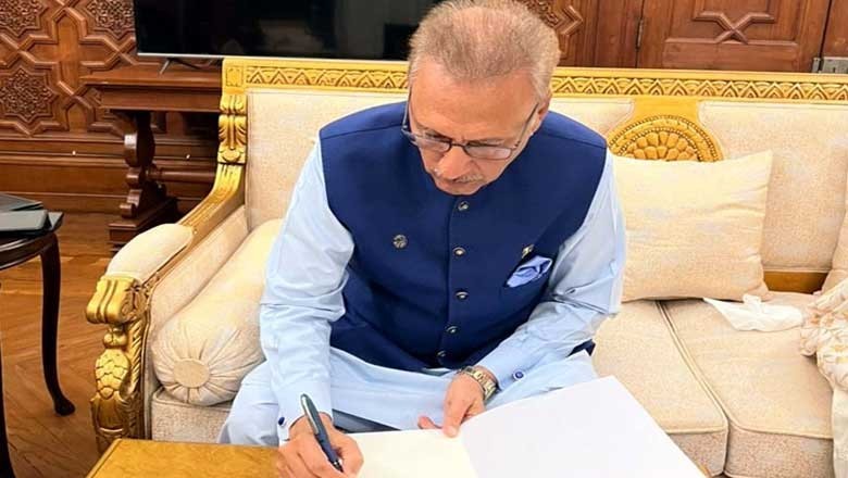 صدر مملکت نے رات گئے قومی اسمبلی کا اجلاس بلانے کی منظوری دے دی