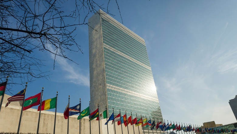 امداد کے لیے قطار میں کھڑے 100 بھوکے فلسطینوں کو اسرائیلی فوج نے مار ڈالا