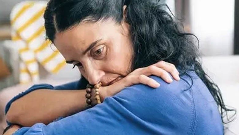 خاتون عجیب بیماری میں مبتلا، بچوں کی ہنسی بھی برداشت نہیں!