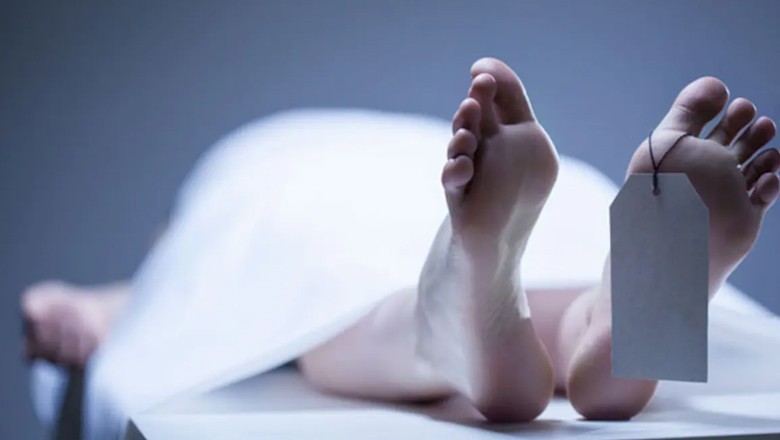 سبق یاد نہ کرنے پر ٹیچر جلاد بن گیا، تشدد سے طالب علم جاں بحق