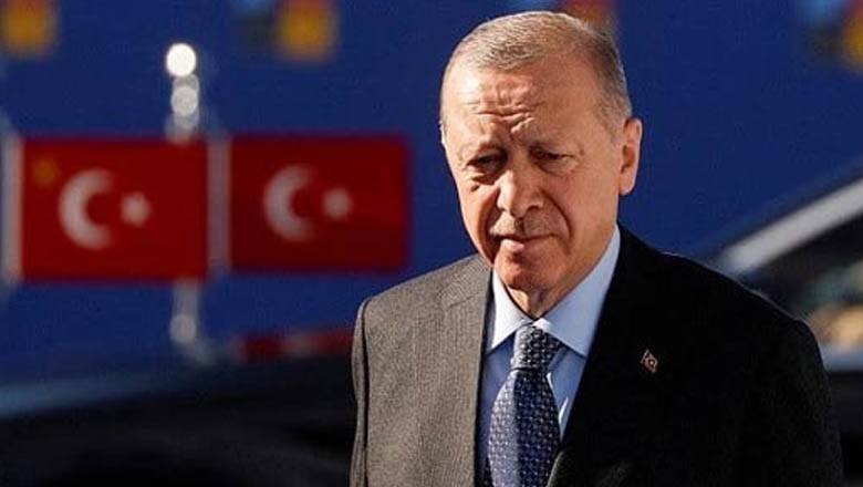 ترک صدر کے قافلے کی گاڑی حادثے کا شکار، محافظ جاں بحق