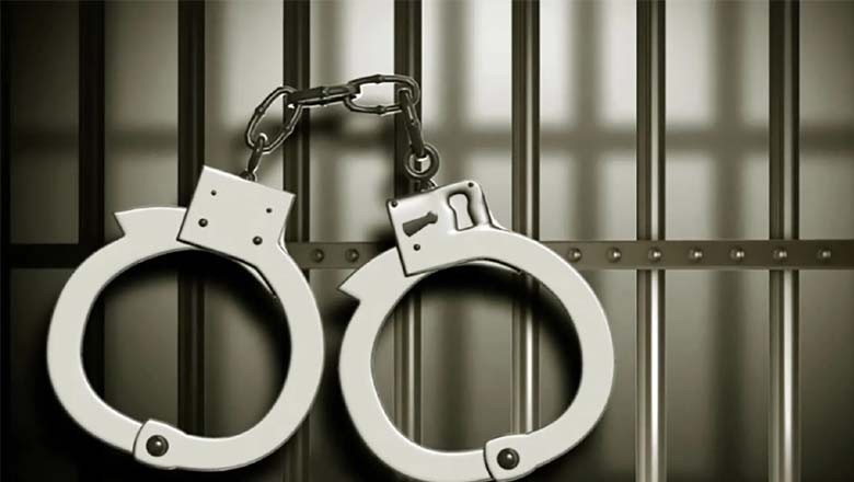 3 جعلی پولیس اہلکار لوگوں سے لوٹ مار کرنے کے جرم میں گرفتار