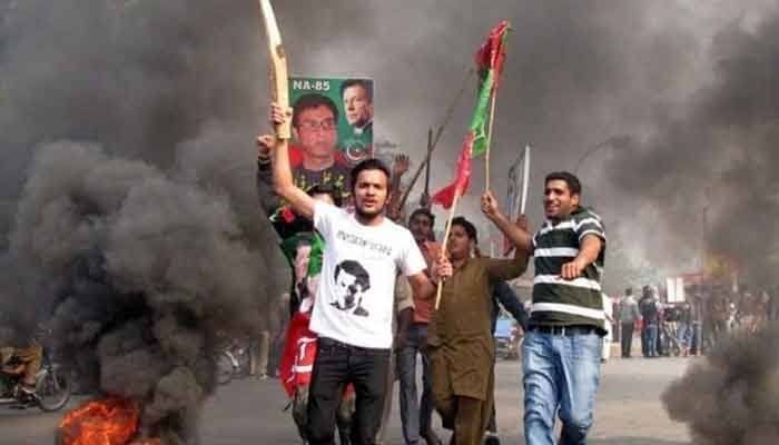 پی ٹی آئی کے 8 کارکنان ضمانت کے بعد رہا ہوتے ہی دوبارہ گرفتار