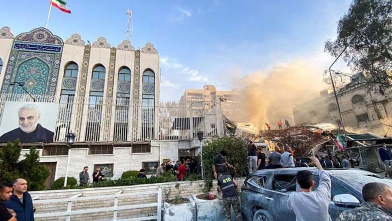 اسرائیل کا شام میں ایرانی سفارتخانے پر حملہ، 8 افراد جاں بحق