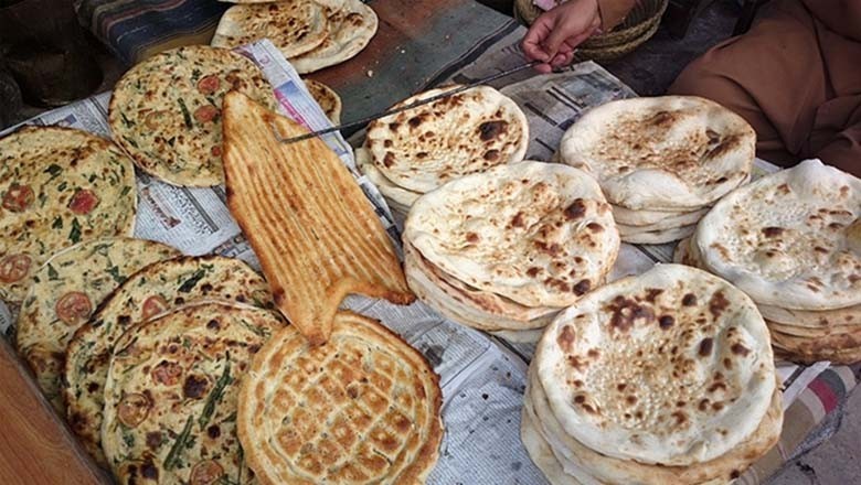 پنجاب حکومت نے شہریوں کو خوشخبری سنادی، روٹی کی قیمت میں بڑی کمی