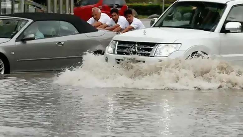 متحدہ عرب امارات میں بارش سے تباہی، نظام زندگی مفلوج