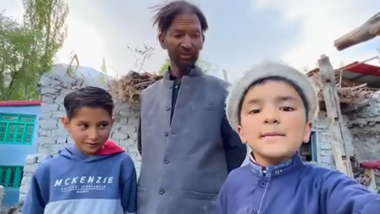 محمد شیراز کا اپنے مستحق دوست کو نئے گھر کا تحفہ