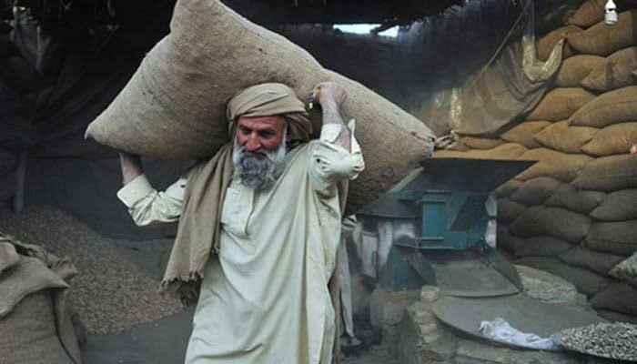 ہیں تلخ بہت بندہ مزدور کے اوقات