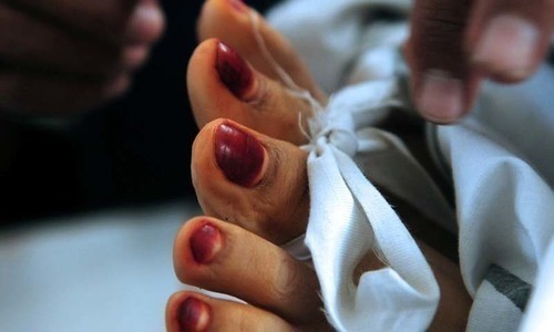 مکان نام پر نہ کرنے پر شوہر اور سسرالیوں نے خاتون کو زہر دے کر مار ڈالا