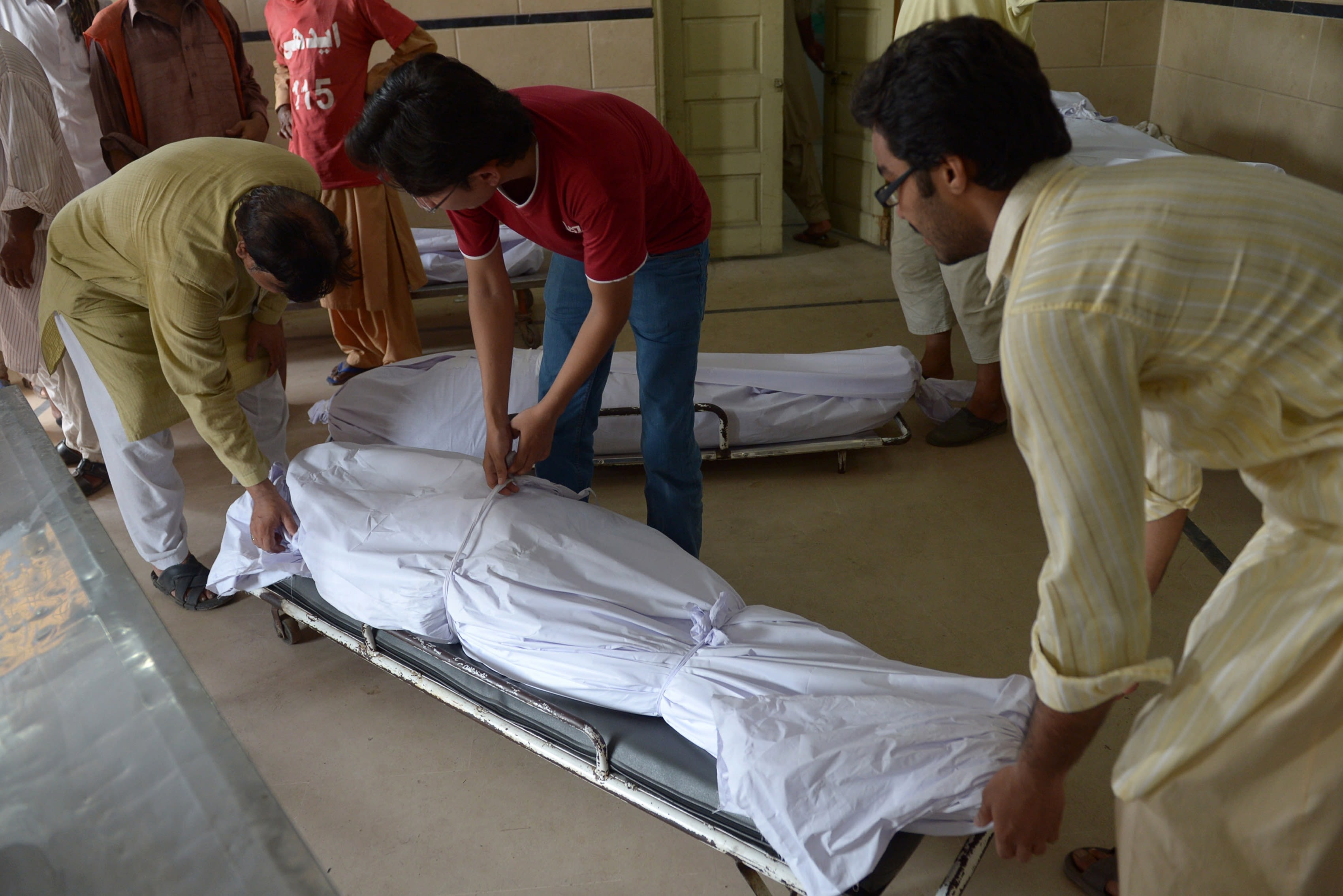 بیویوں کا جھگڑا، شوہر نے دو بیگمات اور بچوں کو قتل کر کے خودکشی کرلی
