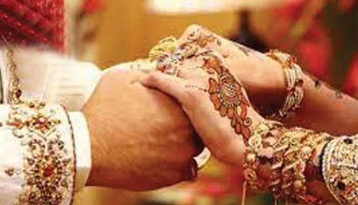 چچا کی پسند کی شادی پر بھتیجیوں کو سزا دینے کا حکم