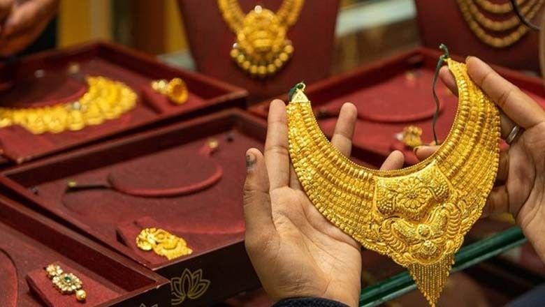 ملک میں سونے کی فی تولہ قیمت میں بڑی کمی