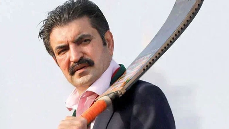 عمران خان کے ہر فیصلے کے ساتھ کھڑا ہوں، شیر افضل مروت کا اعلان