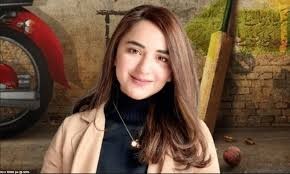 یمنی زیدی ریکارڈنگ کے دوران سیڑھیوں سے پھسل گئیں