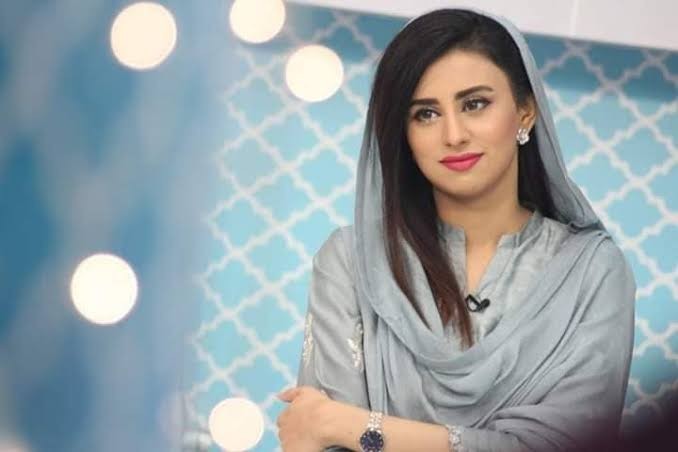 اینکر مدیحہ نقوی کی والدہ انتقال کر گئیں