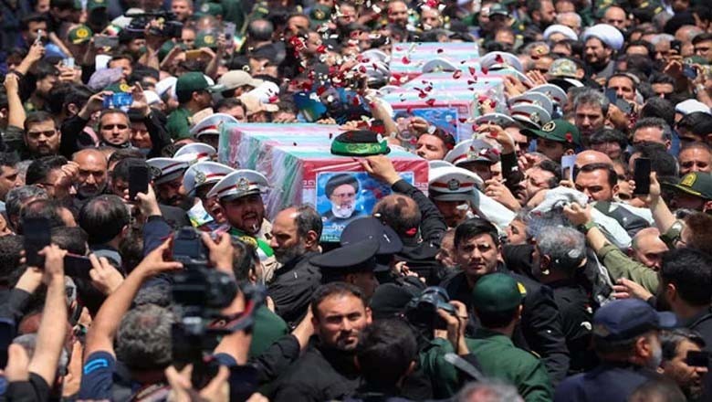 ابراہیم رئیسی مشہد میں امام رضا کے روضے کے احاطے میں سپرد خاک