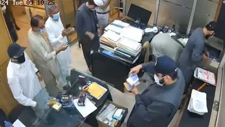 نیب کا راولپنڈی میں بحریہ ٹاؤن کے دفتر پر چھاپہ، اہم دستاویزات قبضے میں لے لیں، آفس سیل