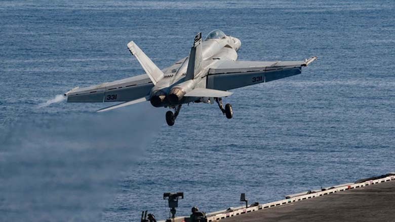 امریکی فوج کا جنگی طیارہ پہاڑ پر گر کر تباہ