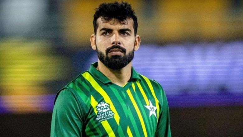 آپ چھکے کیوں کھارہے ہیں؟ خاتون کے سوال پر شاداب نے کیا کہا ؟