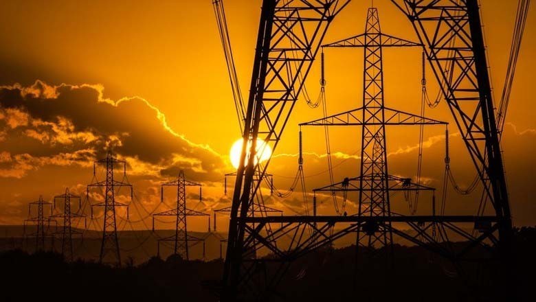 حکومت نے 200یونٹ بجلی استعمال کرنے والے صارفین کو خوشخبری سنادی