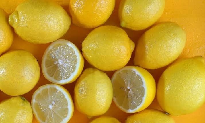 لیموں کی قیمت کو آگ لگ گئی، فی کلو 950 روپے سے زائد