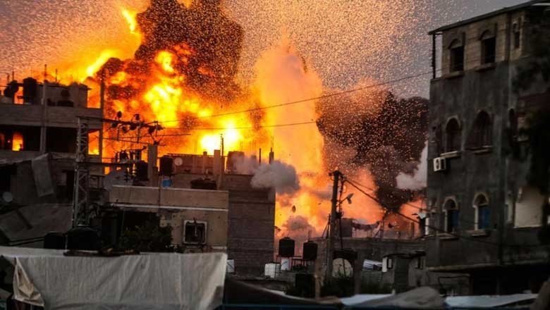 غزہ میں پناہ گزینوں کے کیمپ پر اسرائیل کا حملہ، 200 سے زائد فلسطینی شہید