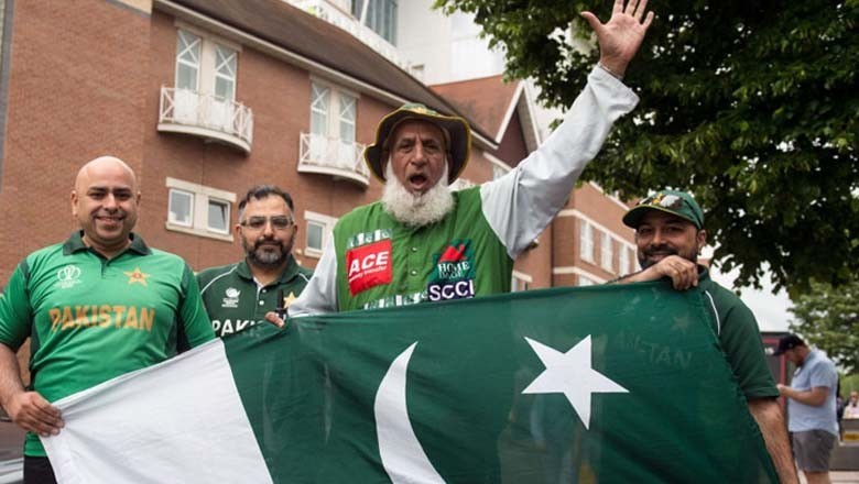 چاچا کرکٹ قومی ٹیم کا حوصلہ بڑھانے نیوریاک پہنچ گئے