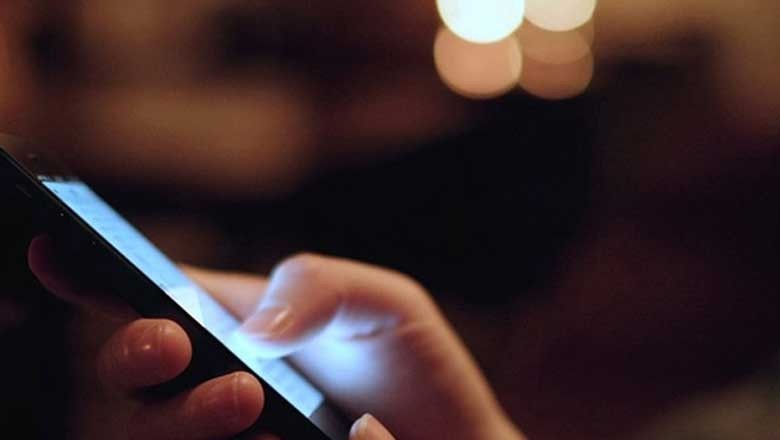 نان فائلرز کے موبائل لوڈ اور کال پر 75 فیصد ٹیکس، بیرون ملک جانے پر پابندی