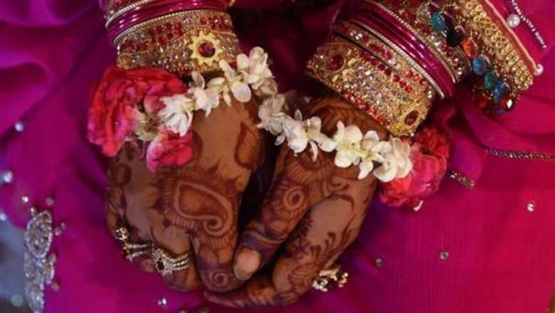 پشاور : باپ نے 13 سالہ بچی کو 72 سالہ شخص کے ساتھ نکاح کیلیے 5 لاکھ روپے میں فروخت کردیا