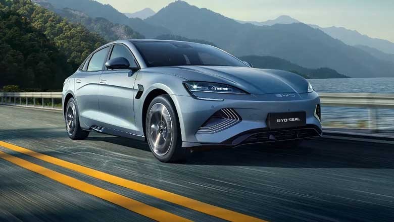 چین کی معروف کمپنی کا پاکستان میں جدید الیکٹریکل گاڑیاں تیار کرنے کا اعلان