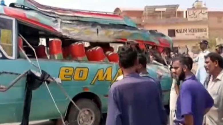 کراچی میں پکنک پر جانے والی بس کو حادثہ، 7 افراد جاں بحق