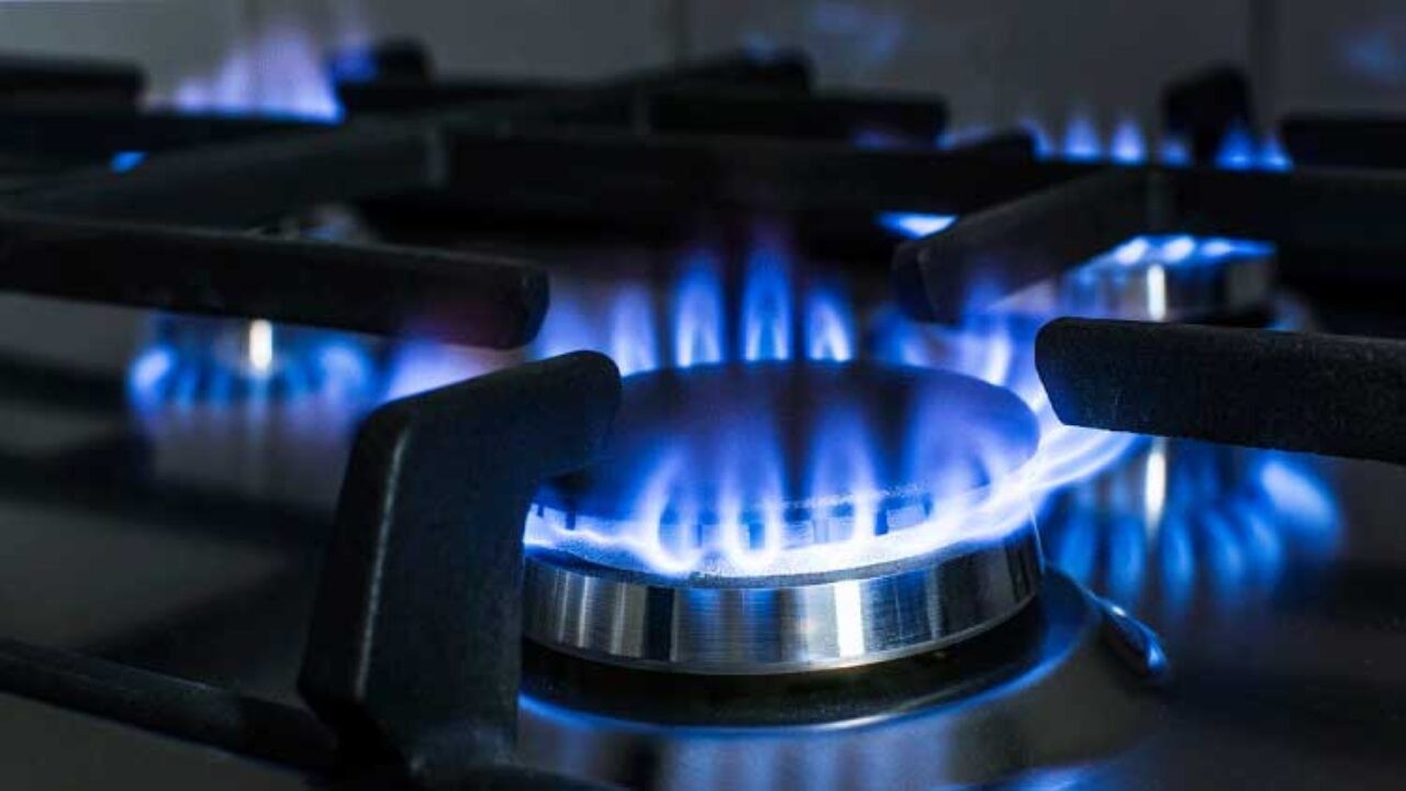 گھریلو صارفین سے اوگرا نے ریلیف چھین لیا، رواں سال میں 100 ارب وصولی کی جائے گی