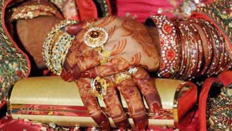 پسند کی شادی پر لڑکی کو سسر اور باپ نے قتل کردیا