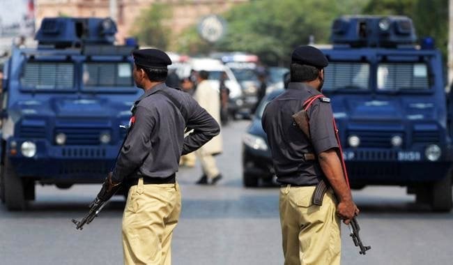 ٹک ٹاکر کی گاڑی ایس ایچ او کی پوسٹنگ کھا گئی، دہشت گردی کا مقدمہ درج
